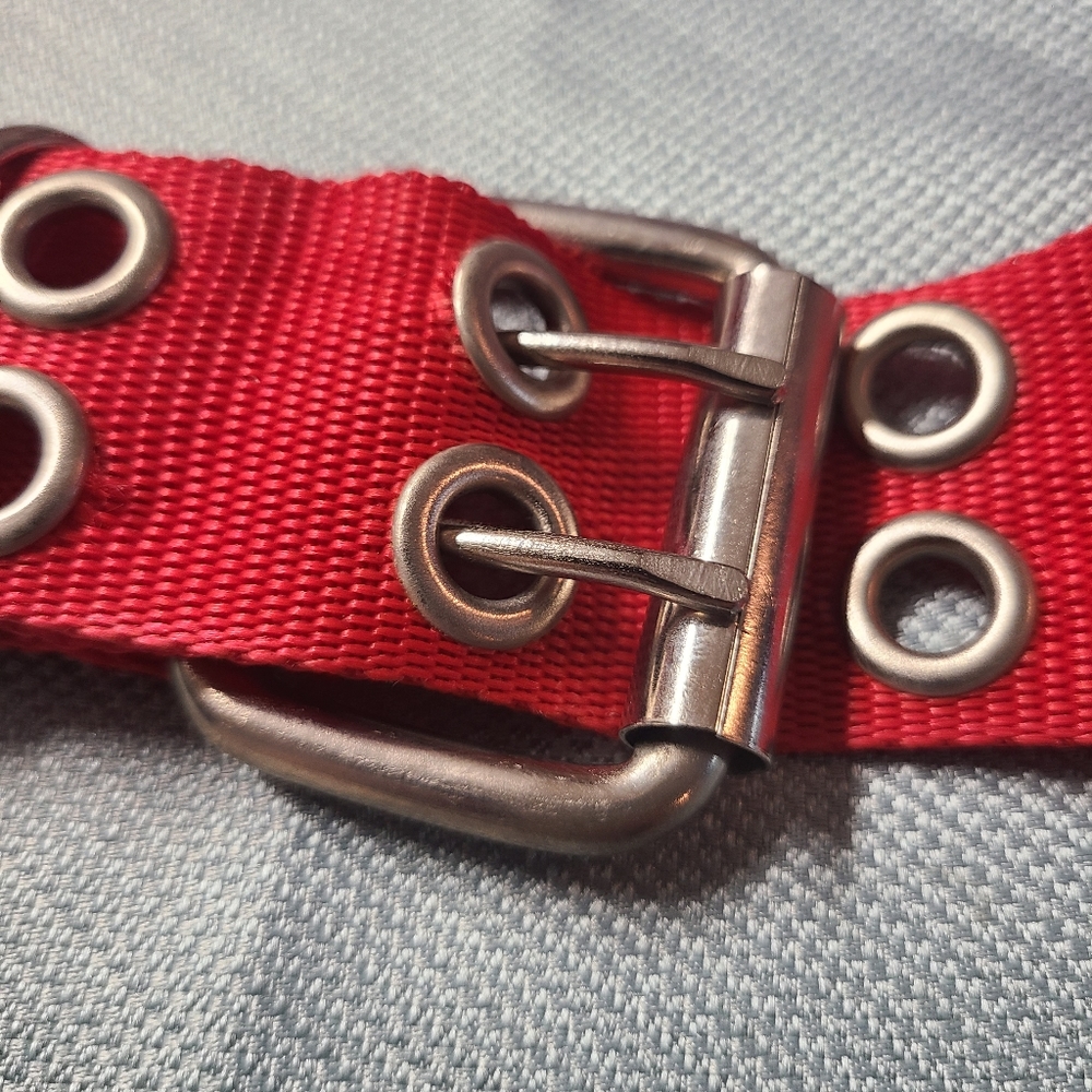 90s Classic Canvas Belt 1.5" 2-Row Metal Eyelets Red - Picture 5 of 11